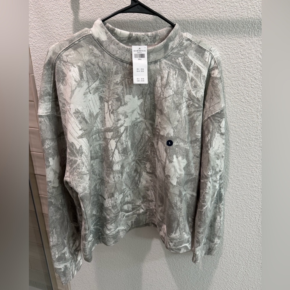 Hollister Camo Sweatshirt